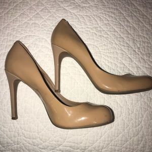 Jessica Simpson Nude heels